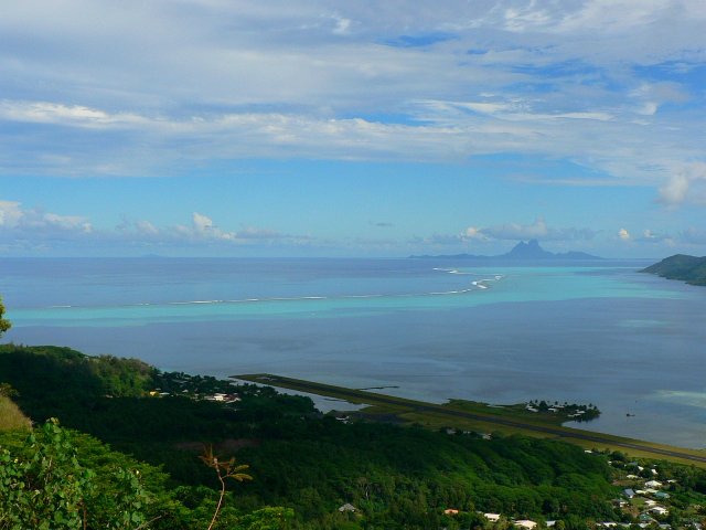 119- Bora-Bora et Maupiti sur l'horizon 